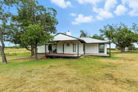 Exterior - 14701 Highway 16 S, Comanche, TX 76442 photo 1 of 6