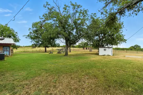 Exterior - 14701 Highway 16 S, Comanche, TX 76442 photo 4 of 6