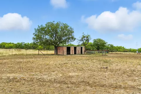 Exterior - 14701 Highway 16 S, Comanche, TX 76442 photo 5 of 6