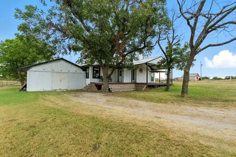 Exterior - 14701 Highway 16 S, Comanche, TX 76442 photo 6 of 6