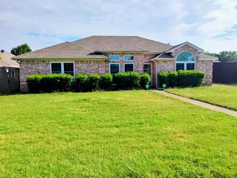 914 Moore St, Cedar Hill, TX 75104