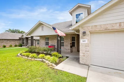 1411 Jefferson St, Bowie, TX 76230