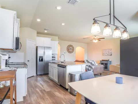 Kitchen - 3020 Keathley Dr, Lorena, TX 76655 photo 4 of 5