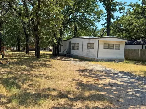 1404 Dawn Dr N, Pelican Bay, TX 76020