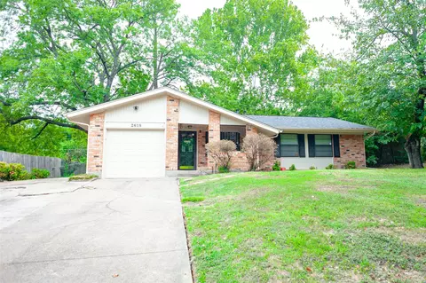 2618 Woodlawn Dr, Ennis, TX 75119