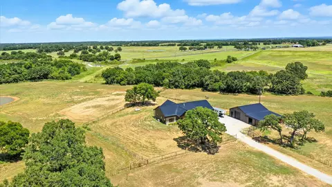 599 Lake Valley Rd, Sunset, TX 76270
