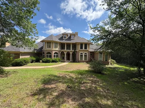 141 E Bozeman Ln, Fort Worth, TX 76108