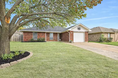 824 Brookhaven Dr, Royse City, TX 75189