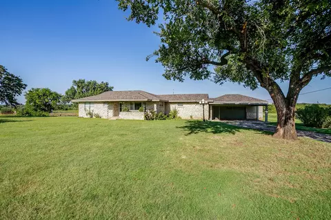 408 Eddy Ave, Joshua, TX 76058