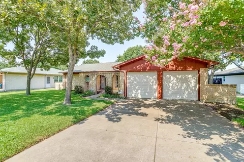 6324 Lavano Dr, Edgecliff Village, TX 76134