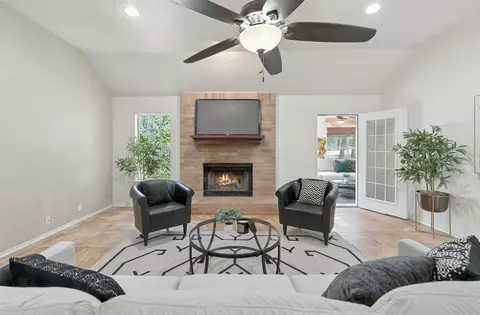 229 Joy Trl, Paradise, TX 76073