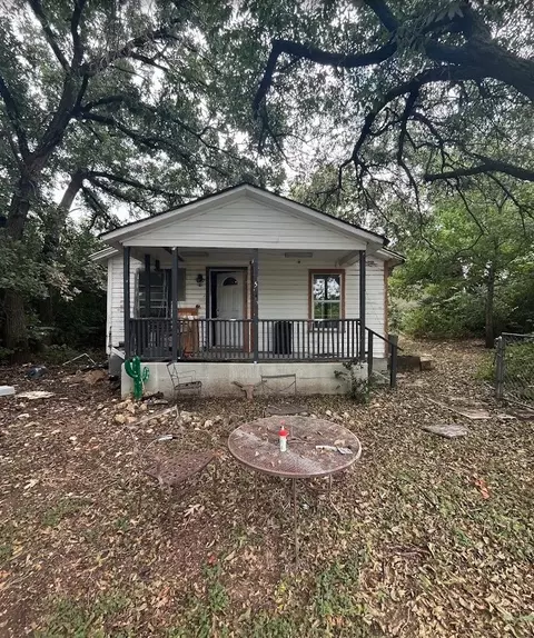 8105 Downe Dr, White Settlement, TX 76108