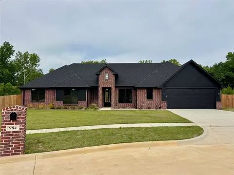 984 Mallard Dr, Lindale, TX 75771