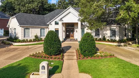 6804 Hollytree Cir, Tyler, TX 75703