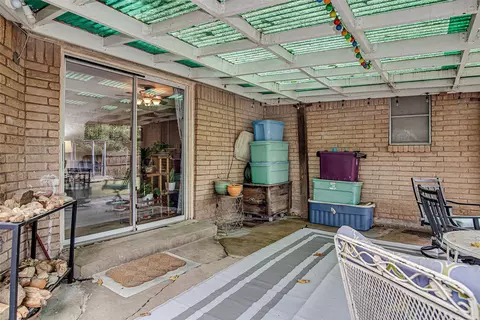 Exterior - 708 Commerce St, Euless, TX 76040 photo 4 of 7