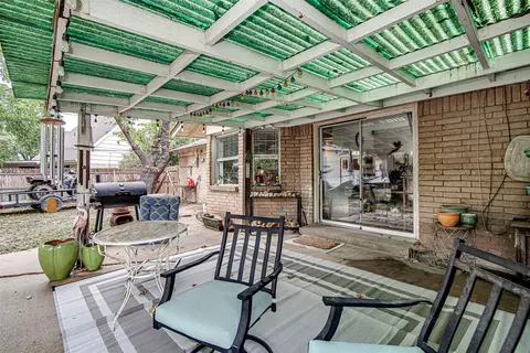 Exterior - 708 Commerce St, Euless, TX 76040 photo 7 of 7