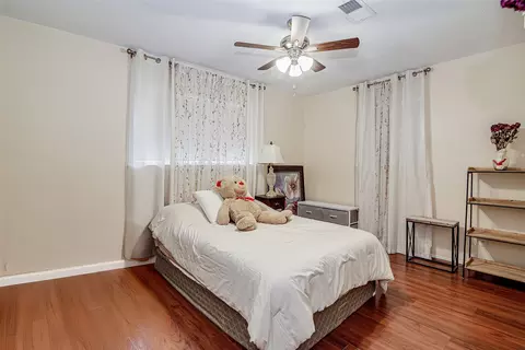 Bedroom - 708 Commerce St, Euless, TX 76040 photo 1 of 5