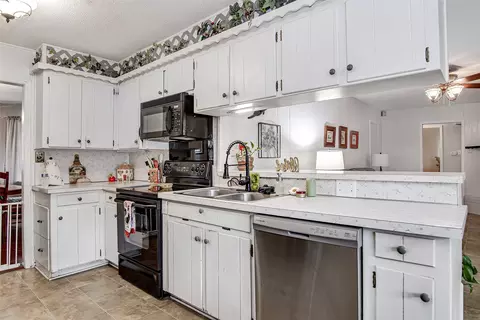 Kitchen - 708 Commerce St, Euless, TX 76040 photo 2 of 3