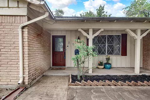 Exterior - 708 Commerce St, Euless, TX 76040 photo 3 of 7