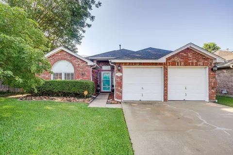 5908 Sagebrush Trl, Arlington, TX 76017