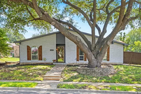 3310 Meadow Oaks Dr, Garland, TX 75043