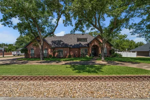 5604 Flagstick Dr, Granbury, TX 76049