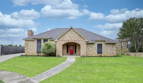 2305 Meadowlark Ln, Bedford, TX 76021