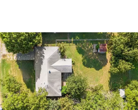 View/Area - 724 E Main St, Pilot Point, TX 76258 photo 1 of 7