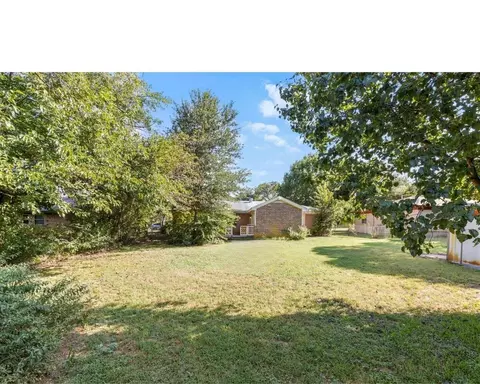 Exterior - 724 E Main St, Pilot Point, TX 76258 photo 3 of 4