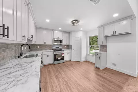 104 Mockingbird St, Ector, TX 75439