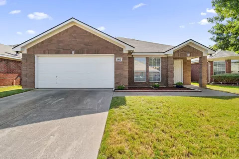 3012 Silent Creek Trl, Hurst, TX 76053