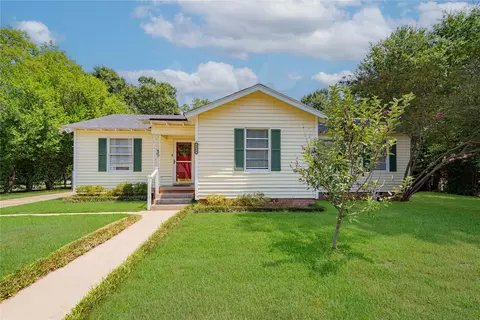 1306 Mobile St, Marshall, TX 75670