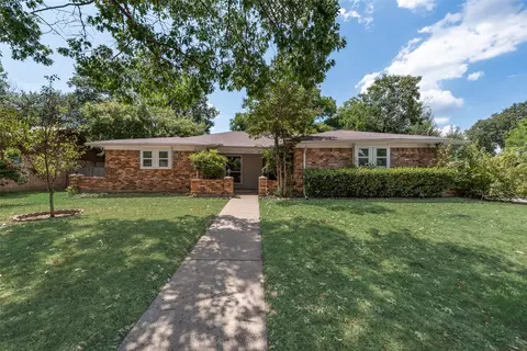 2600 Willow Bnd, Bedford, TX 76021