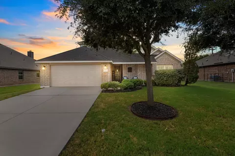 121 Sierra Dr, Waxahachie, TX 75167