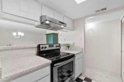 Kitchen - 5935 Harvest Hill Rd #1096, Dallas, TX 75230 photo 1 of 2