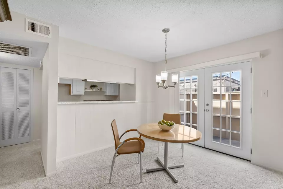 Dining - 5935 Harvest Hill Rd #1096, Dallas, TX 75230 photo 1 of 3