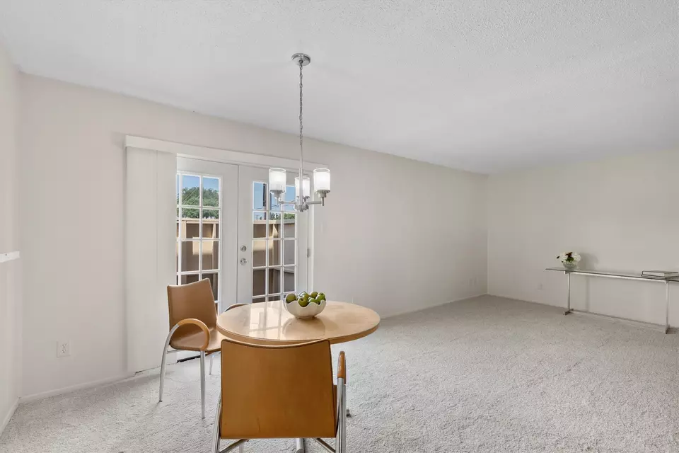 Dining - 5935 Harvest Hill Rd #1096, Dallas, TX 75230 photo 3 of 3