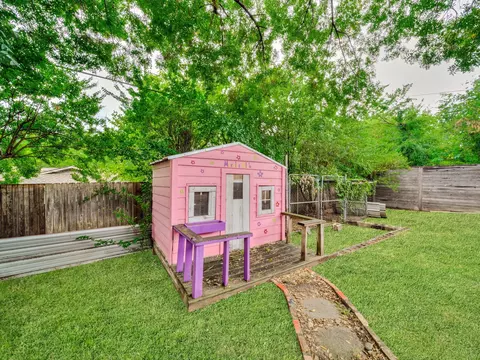Exterior - 1101 Irwin Dr, Hurst, TX 76053 photo 8 of 14