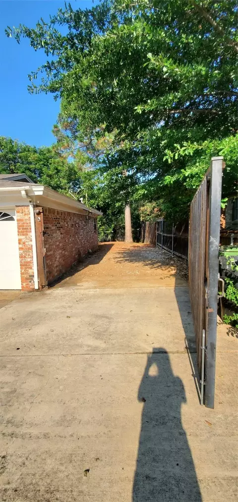 Exterior - 1101 Irwin Dr, Hurst, TX 76053 photo 10 of 14