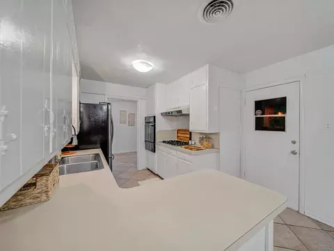 Kitchen - 1101 Irwin Dr, Hurst, TX 76053 photo 2 of 3