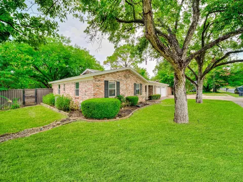 Exterior - 1101 Irwin Dr, Hurst, TX 76053 photo 11 of 14