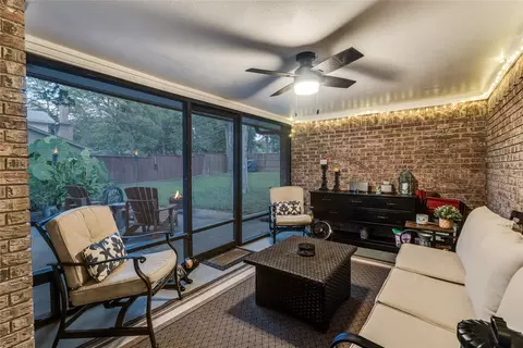 6020 Hunters View Ln, Dallas, TX 75232