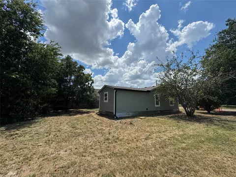 Exterior - 306 Pullen St, Mcgregor, TX 76657 photo 3 of 5