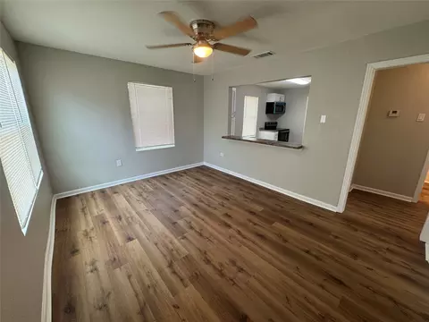 Living - 306 Pullen St, Mcgregor, TX 76657 photo 1 of 2