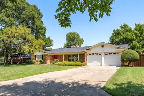 3612 Holland Dr, North Richland Hills, TX 76180