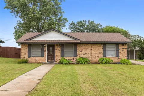 814 S Western Hills Dr, Howe, TX 75459
