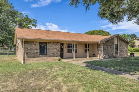213 Chelsea Dr, Hewitt, TX 76643