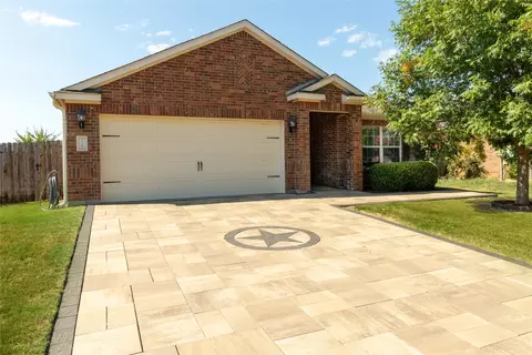 128 Kincaid Dr, Sanger, TX 76266