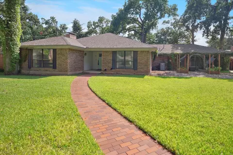 300 Inner Cir, Irving, TX 75060