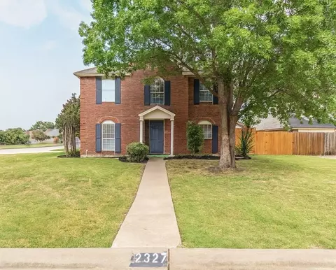 2327 Shirebrook Ct, Grand Prairie, TX 75052